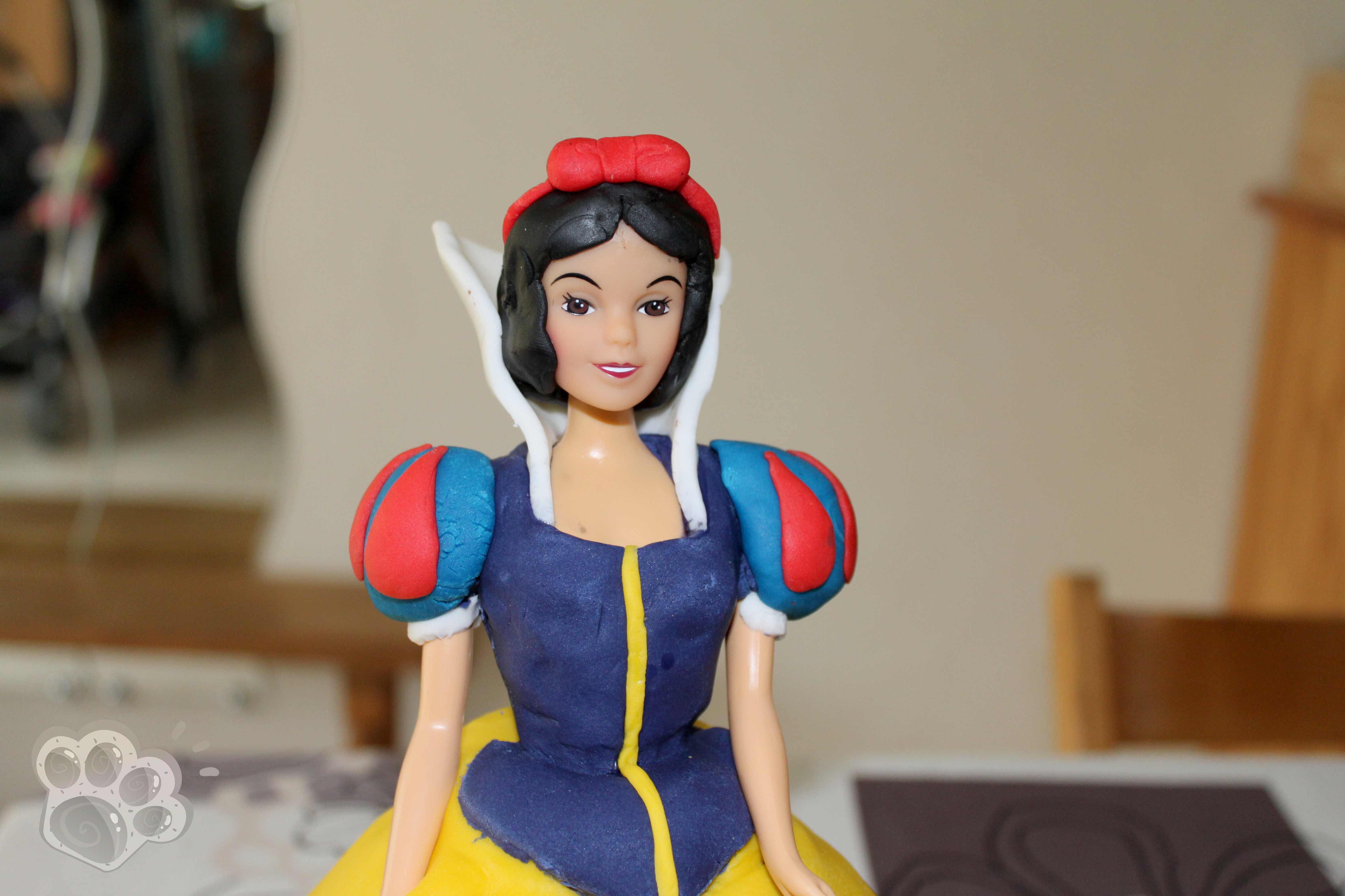 Gateau Poupee Blanche Neige La Pate D Amanda