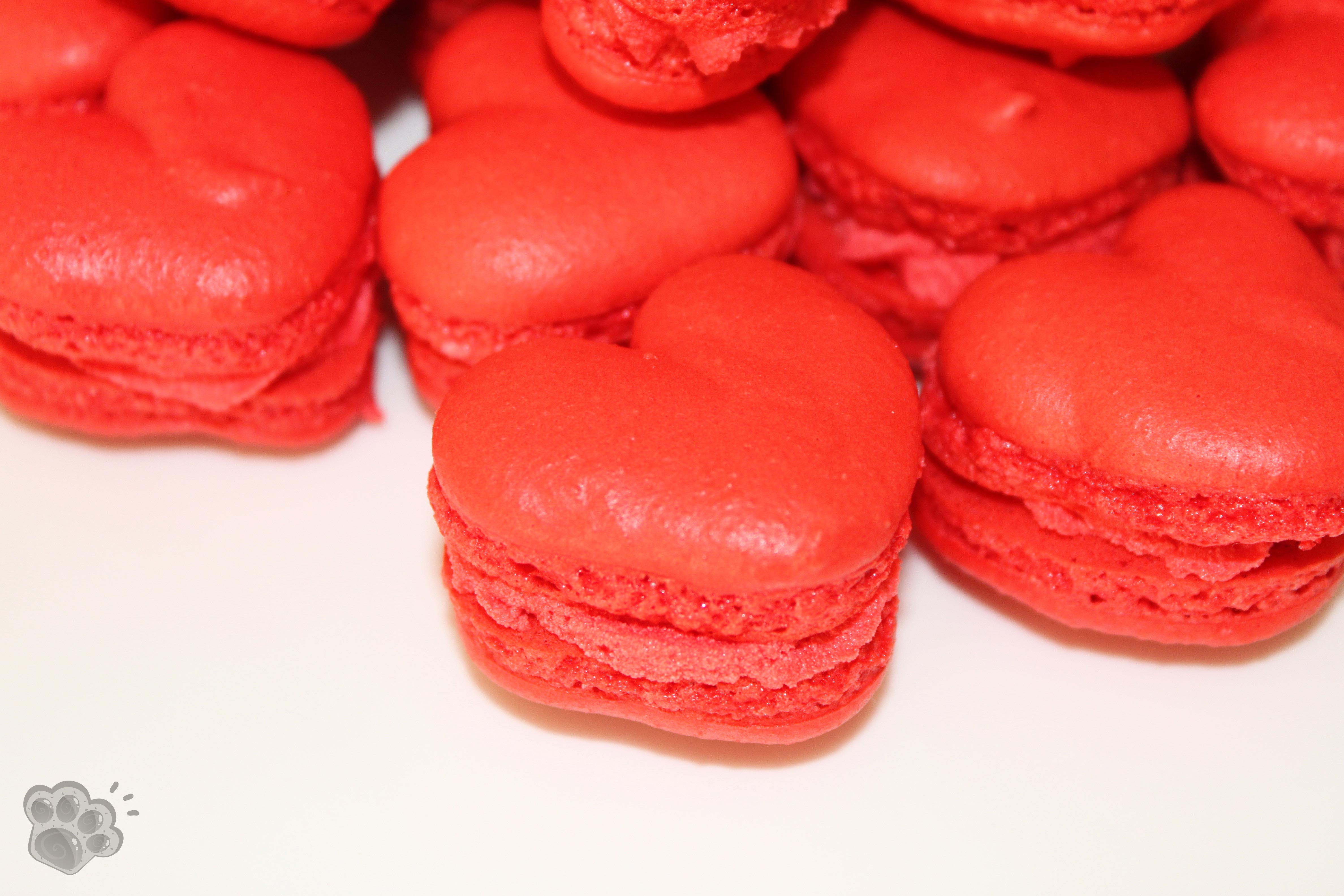  Macarons  c ur  la pomme d amour pour la St Valentin La 