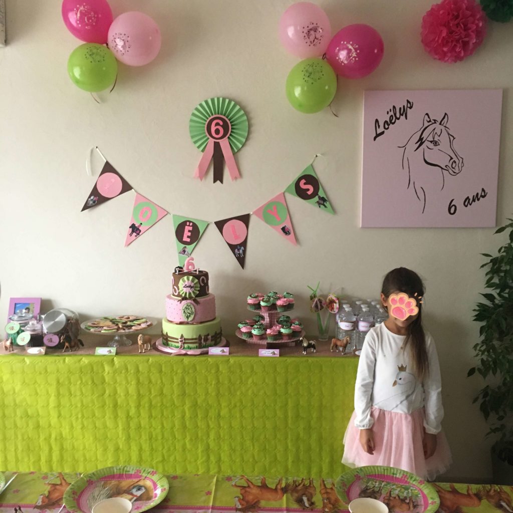 Une Fete D Anniversaire Poney Sweet Table La Pate D Amanda